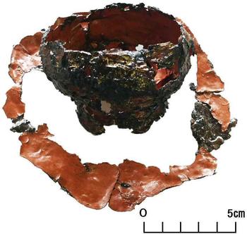 【金箔押しの漆塗り天目台】の画像