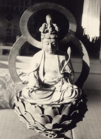 早稲田観音像の画像