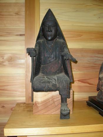 木造僧形山神半跏像の画像