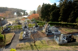 南部町長谷霊園の様子
