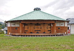 南部町立南部芸能伝承館の外観