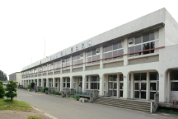 南部町立名久井小学校の外観