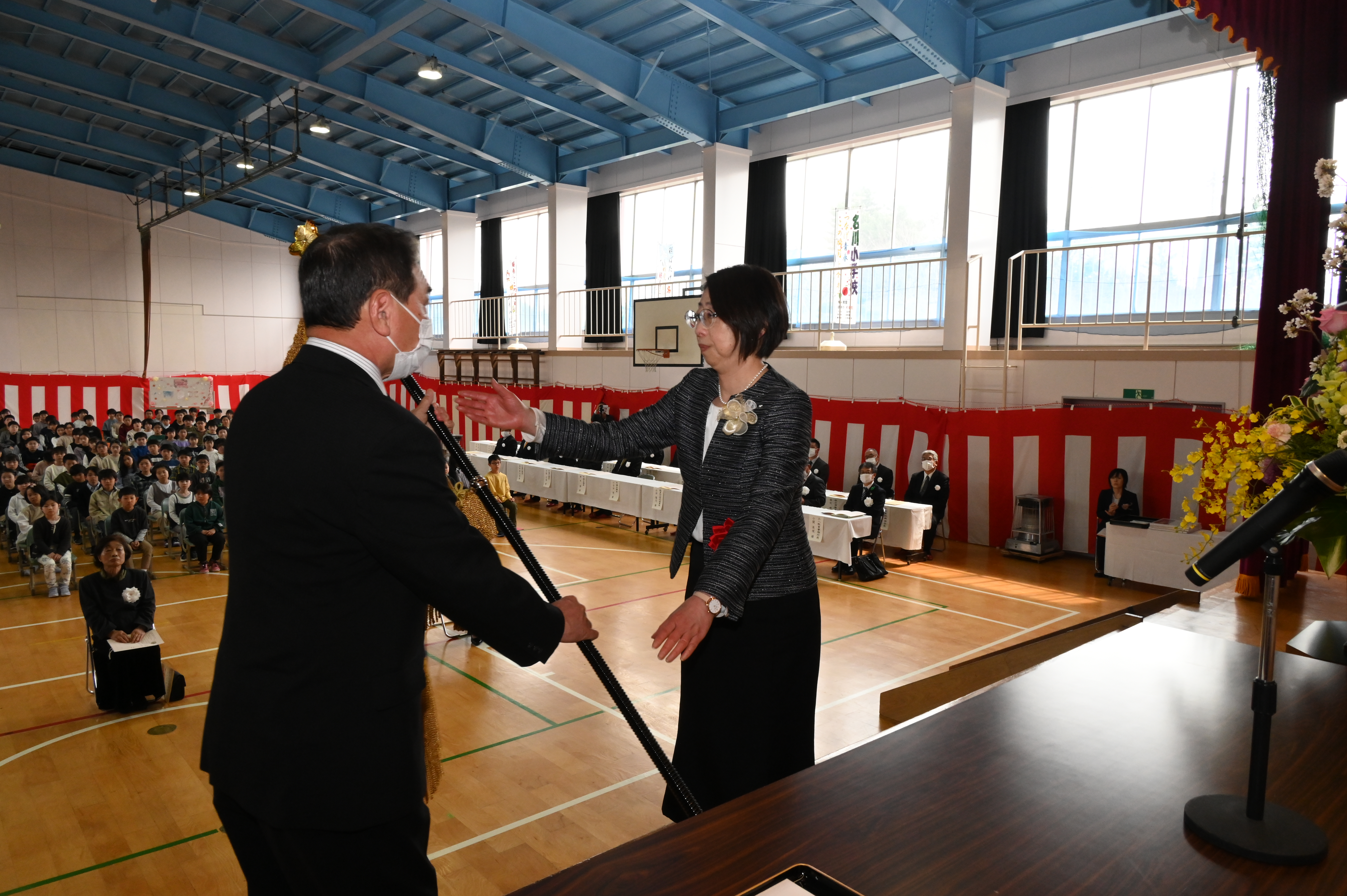 4月5、6日、統合により誕生した南部小、名川小、福地小の開校式典と福地中の統合式典に出席し式辞を述べました。の画像2