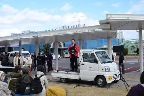 あおもり鍋自慢で挨拶する町長の画像
