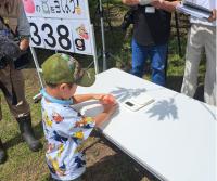 桃の重さ当てゲーム大会②