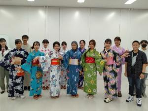 浴衣を着て夏祭りへ