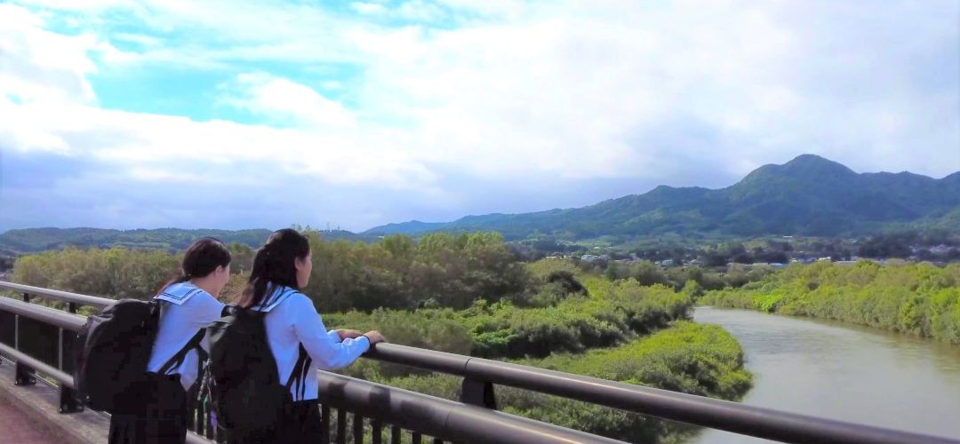 ながわ大橋からの名久井岳